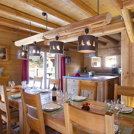 In With Heated Pool Alpesi faház