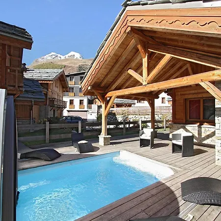 In With Heated Pool Les Deux Alpes