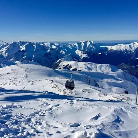 Шале In With Heated Pool