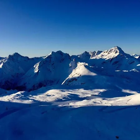 Шале In With Heated Pool Ле дез Альп