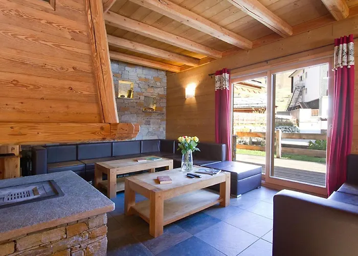 In With Heated Pool Шале Ле дез Альп